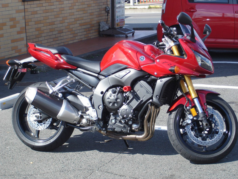 A bit of an odd one out, the Yamaha Fazer isn’t really a fast bike, it’s just one that has great mileage. Bike gas tanks aren’t exactly the biggest, so this might also be a good reason to get a bike. The Fazer should be getting about 60 km per liter, depending on driving conditions.