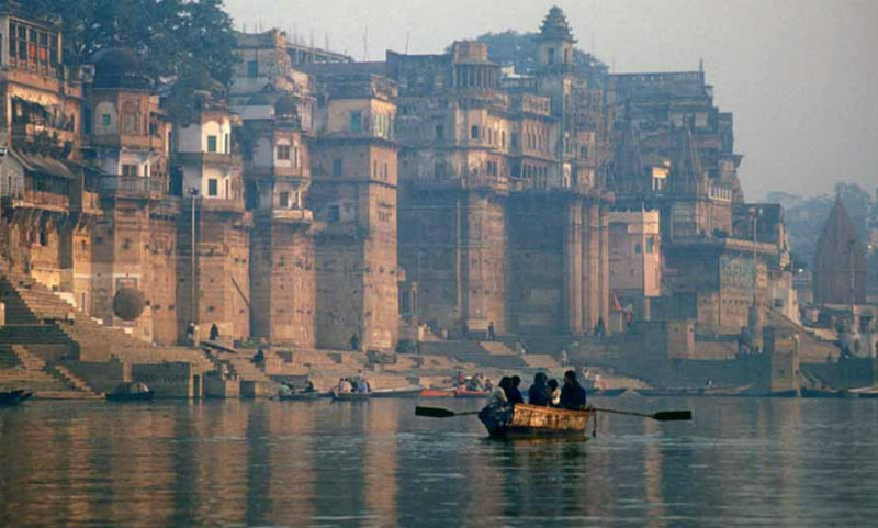 Being one of the biggest rivers in the world, this giant waterway was fated to take up a special place in the Hindu mythology. It’s murky waters are believed to not only wash all your clothes down-stream, but also absolve all your sins, and purify souls.