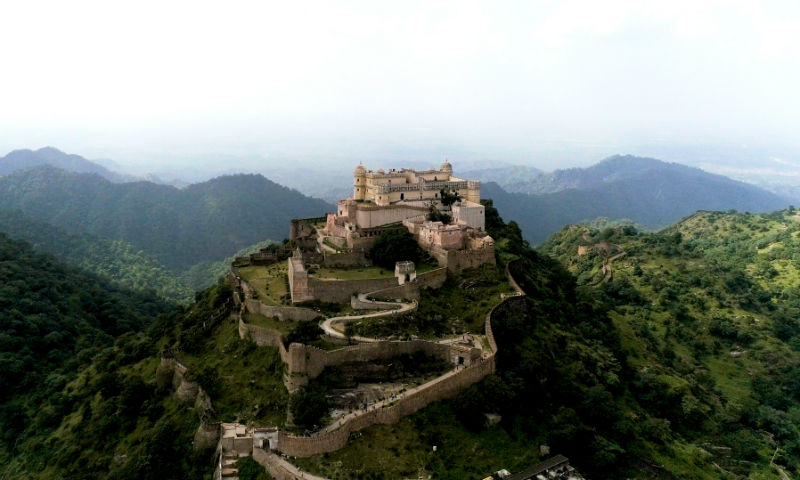 This is the ancient fort of Kumbhalgarh – one of the coolest (and secret) places in India. 300 ancient temples are hidden behind this huge 36-km-long wall, that has been defending them for a thousand years. Outmatched by its Chinese brother, it’s still an astonishing sight to see.