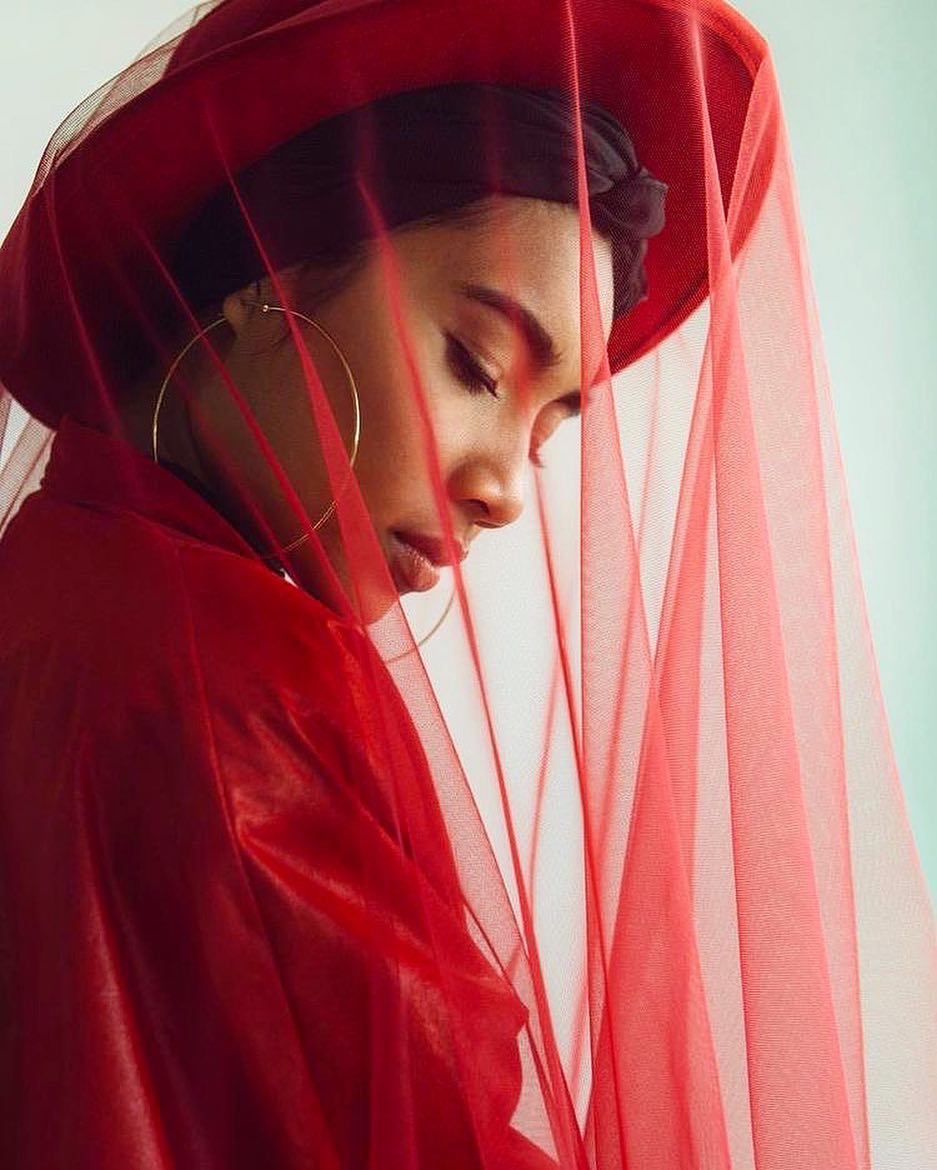 While most ladies have a hard time figuring what they like and what is too much, a strong woman knows exactly where her boundaries lie, especially when it comes to relationships. If says ‘No’ or ‘Don’t you ever do that again’ – she means it and she will not tolerate her partner overstepping her boundaries over and over again.